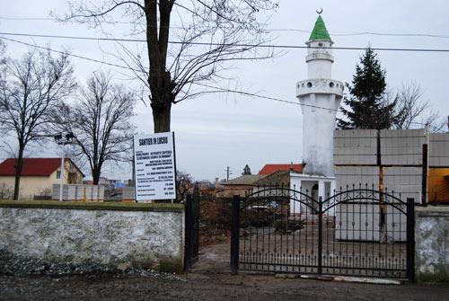 Köstence'ye bağlı Cumpana kasabasının belediye başkanı, Müslüman ahalinin ibadet ihtiyacını karşılayacak bir caminin inşası için kolları sıvadı. Eylül ayında başlanan inşaat 2 yılda tamamlanacak. Cumpana'da ikamet eden bin 200 kişilik cemaati modern camiye kavuşacağı günü sabırsızlıkla bekliyor.
