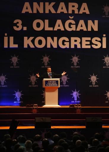 AK Parti'nin, insan odaklı siyaset yaptığını, 'Yegane karar merci TBMM'dir' anlayışı içinde hareket ettiğini belirten Erdoğan, "10 yıl öncesinin Türkiye'si yok" dedi