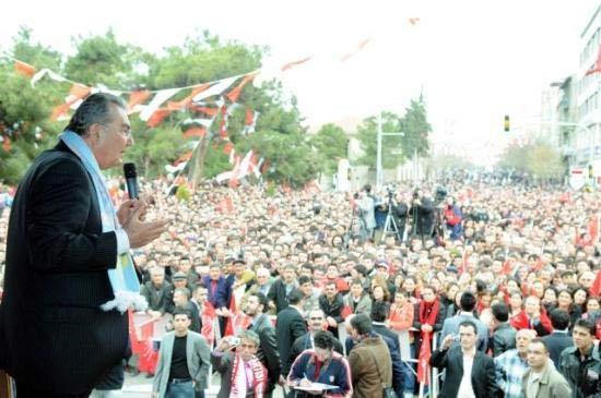 İnsan, açar telefonu isterse iktidara da küfreder. Şöyle ağız tadıyla küfredemez olduk'' diyen Deniz Baykal, Erdoğan'a karşılıklı görüşme çağrısını niteledi ve bir söz verdi: Yolsuzlukları konuşmayacağım