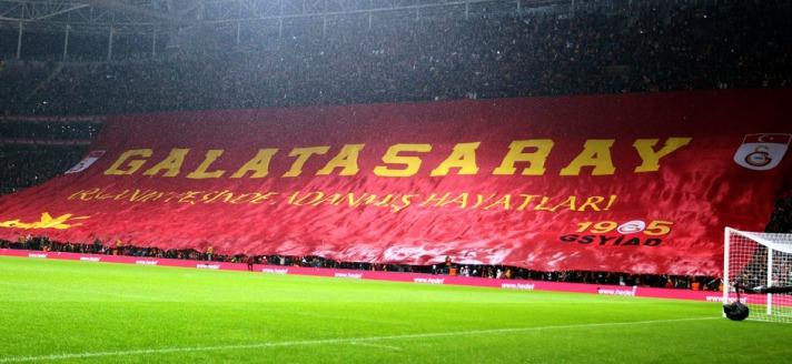 Bu gece hiç tanımadığım bir Fenerli'ye usulca sokulup, sırf iki dakikalığına sevinsin diye "Galatasaray maçı berabere" diye fısıldadım.