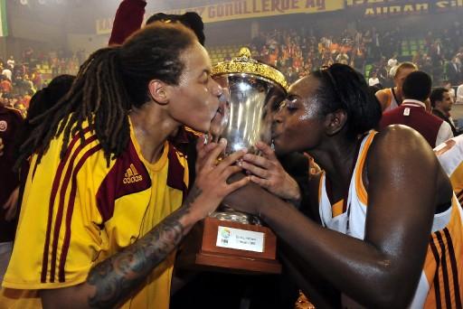 Basketbolda FIBA Bayanlar Avrupa Kupası'nda Galatasaray, 2008-2009 sezonu şampiyonluğunu kazandı.