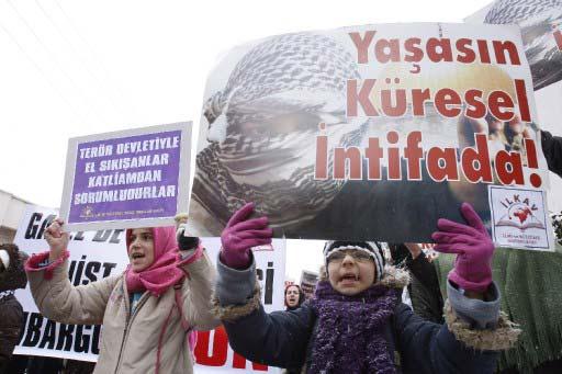 İsrail'in Gazze'ye yönelik acımasız saldırıları Türkiye'nin pek çok kentinde ve Orta Doğu'da protesto edildi. Protestolardan kareler...