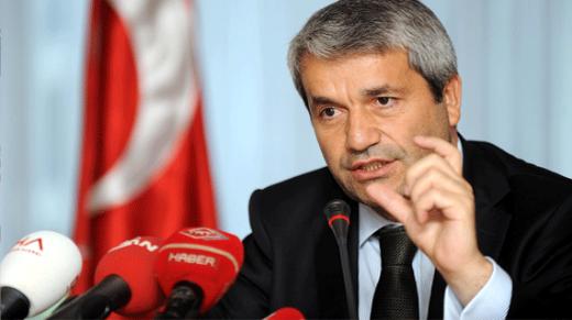 Sanayi Stratejisi Belgesi açıklandı

5 Ocak:

-Sanayi ve Ticaret Bakanlığı, 2011-2014 yıllarını kapsayan Türkiye Sanayi Stratejisi Belgesini açıkladı.

7 Ocak:

-Tütün Mamulleri ve Alkollü İçkiler Yönetmeliği yürürlüğe girdi. Kamuoyunda tartışma yaratan yönetmeliğe göre, tütün mamulleri, dışarıdan görünmeyen ayrı bir bölmede, 18 yaşından küçüklerin doğrudan ulaşamaması için tedbir alınmak suretiyle satılabilecek.

20 Ocak:

-Merkez Bankası Para Politikası Kurulu, sıcak para girişini azaltmaya yönelik adımları çerçevesinde politika faizini yüzde 6.25'e indirdi.

-Çin ekonomisinin geçen yıl yüzde 10.3 büyüdüğü açıklandı.