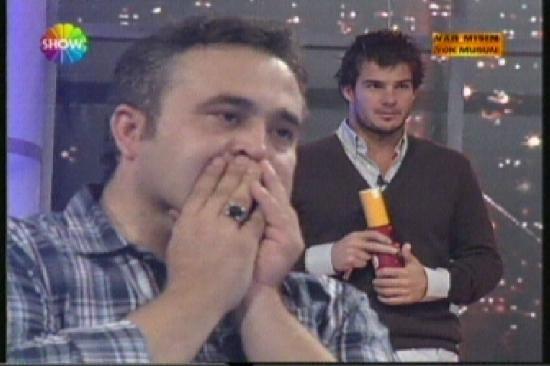 Sonunda beklenen oldu... Show TVde Acun Ilıcalının sunduğu Var mısın yok musun yarışmasında bir yarışmacı 128 milyarı reddedek kutuya gitti ve 500 milyarı kazandı.