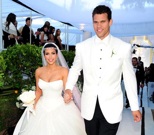 <p> <br> Kim Kardashian Kris Humphries'le evlendi. Evlilikleri sadece 70 gün sürdü...