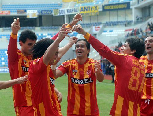 Süper Lig'de Kayserispor, Ankaragücü'nü 2-0 yendi.