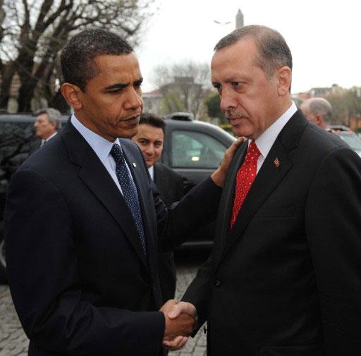 ABD Başkanı Barack Obama, Başbakan Recep Tayyip Erdoğan ile birlikte Ayasofya Müzesi'ni ve Sultan Ahmet Camii'ni gezdi.