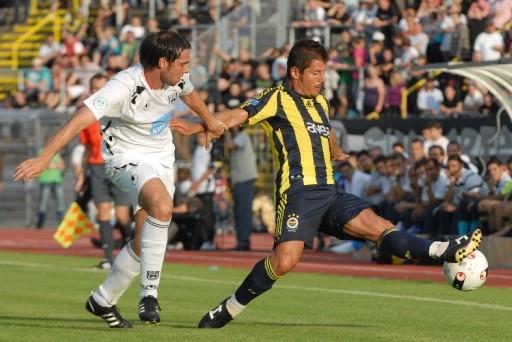 Sezon hazırlıklarını Almanya'da sürdüren Fenerbahçe, ilk hazırlık maçında Almanya Bölgesel Lig takımlarından SSV 1846 ULK'yı gol yağmuruna tuttu.