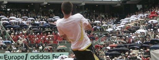 Roland Garros'u hiç kazanamamış 13 Grand Slam şampiyonu Roger Federer, hayatının en büyük hayalini gerçekleştirip daha önce 3 kez finalde Nadal'a yenildiği Fransa Açık'ta şampiyon oldu...