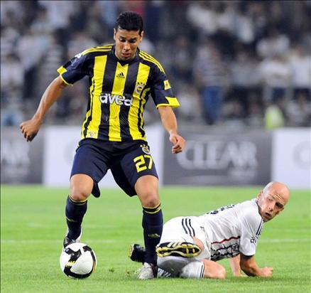 Futbol Federasyonu tarafından bu yıl 4. kez düzenlenen TFF Süper Kupa'yı, Beşiktaş'ı 2-0 yenen Fenerbahçe kazandı. Goller Alex'den geldi...