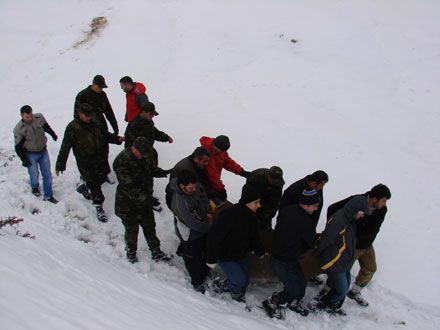 Gümüşhane'nin Zigana Dağı bölgesinde Kadırga Yaylası'na doğru yürüyüşe geçen dağcı grubunun üzerine çığ düştü. 11 dağcı öldü.