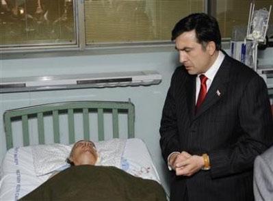 Gürcistan Cumhurbaşkanı Mihail Saakaşvili Gori'de korku dolu anlar yaşadı.