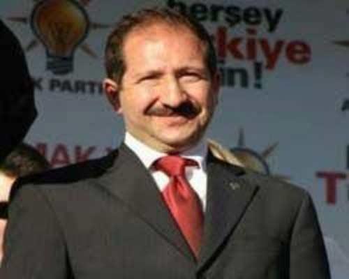 EN HIZLI
Başbakan Erdoğana madde geçti müjdesi veren AKPli Ömer Faruk Öz.
