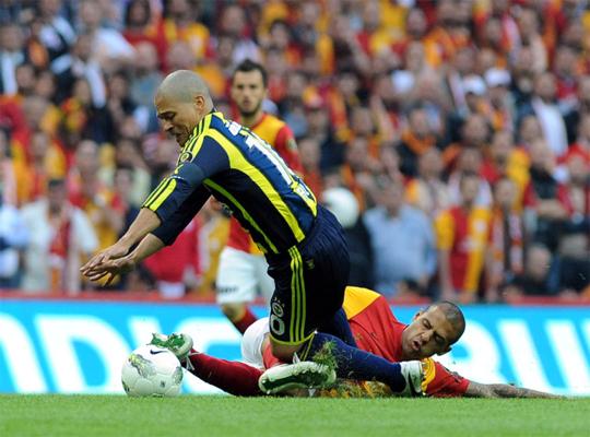 Yer ve mekan farketmez FENERBAHÇE asla affetmez.. :)))