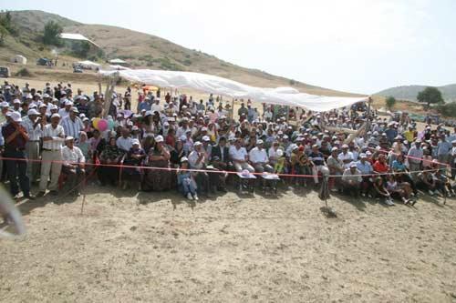 Bingöl - Karer Kültür Festivali bu sene ikinci kez gerçekleştirilecek. Bildik, tanıdık festivallerden oldukça farklı bir doğa ortamında yapılıyor bu festival...