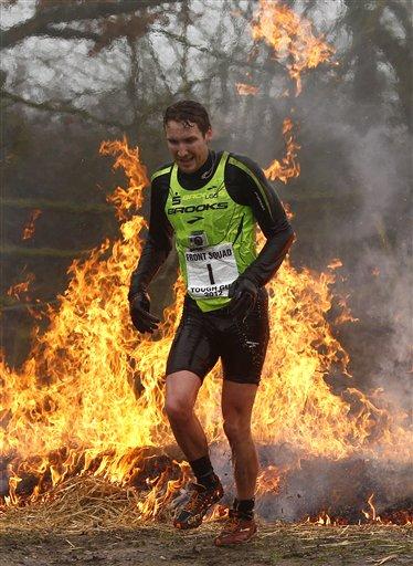İngiltere'de geleneksel sert adamlar yarışmasına evsahipliği yaptı.