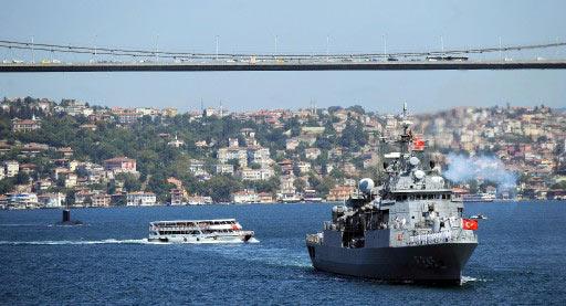 "Güçlü Ordu Güçlü Türkiye" sloganını benimseyen TSK bu yılki 30 Ağustos Zafer Bayramı'nı görkemli bir törenle kutladı. Donanma İstanbul Boğazı'nda resmi geçit töreni yaptı.