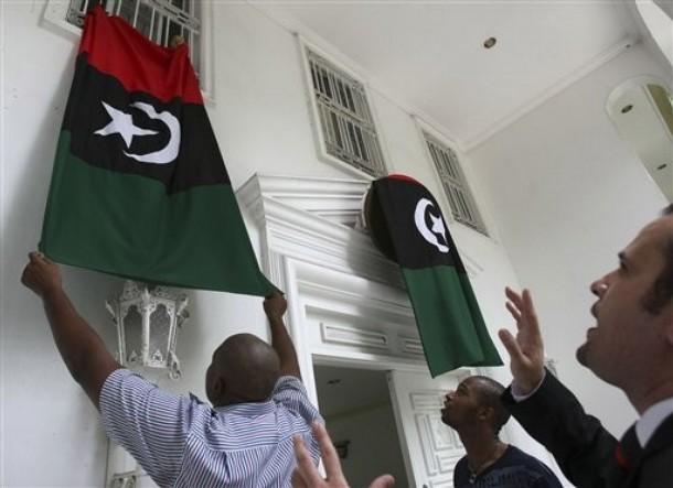 El Cezire televizyonu, Libya lideri Muammer Kaddafi'nin, Libya'nın yüzde 95'inin kontrolünü kaybettiğini duyurdu.