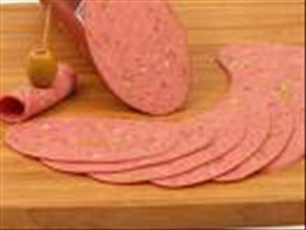 Sucuk, salam, sosis gibi kırmızı etin kullanıldığı ürünler