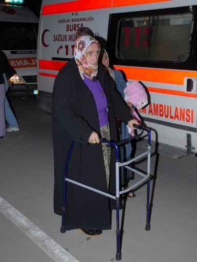 Bursa Yıldırım Merkez İlçesi'nde Şevket Yılmaz Devlet Hastanesinde yangın çıktı. 1'i çocuk 39 hastanın başka hastanelere sevk edildiği yangın sonucu 3'ü kadın 8 kişi hayatını kaybetti.