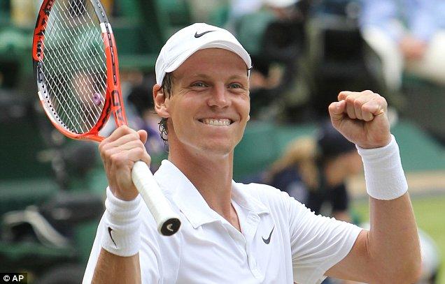 Tomas Berdych:
Sezona 6'ncı sırada başlayan ve bu ayın başında 10'unculuğa kadar gerileyen 26 yaşındaki Çek tenisçi, turnuvaya dünyanın 7 numarası olarak katılıyor. Grand Slam turnuvalarındaki en iyi derecesini, Avustralya Açık'ta çeyrek finale yükselerek gerçekleştiren Berdych, bu yıl yaptığı 72 maçın 51'inde galip geldi, bir turnuvada şampiyonluğa ulaştı.

Sezon Sonu Turnuvası kariyeri:

Turnuvaya katılmayı 10 Kasım'da garantileyen Berdych, bu organizasyonda 2'nci kez boy gösterecek. Berdych, geçen yıl O2 Areda'da yaptığı 3 grup maçının 2'sini kaybetmişti. Çek tenisçi, bu yıl bu turnuvadaki ilk maçında dünya sıralamasının bir numarası Novak Djokovic ile karşılaşacak.

Öz geçmişi:

Tenise 5 yaşında, 30 bin nüfuslu Valasske Meziri kasabasındaki tenis merkezinde başladı. Ülkesinde 12 yaş altı şampiyonluğunu kazandı ve daha iyi eğitim alabileceği Prostejov kentine taşındı, ancak eski okulundaki arkadaşlarıyla ve ailesiyle bağlarını koparmadı. Babası Martin mühendis, annesi Hana ise doktor. Buz hokeyi hastası ve koyu bir Detroit Red Wings taraftarı. Sert zeminde daha iyi oynuyor ve ''forehand'' vuruşları ile servislerine güveniyor. Kariyerinde 6 şampiyonluğu bulunan tenisçinin antrenörü ise Tomas Krupa.