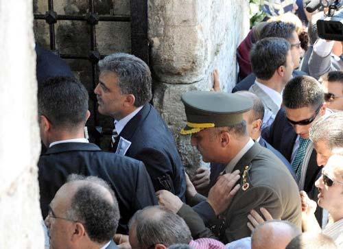Cumhurbaşkanı Gül, Hasan Doğan için Fatih Camii'nde düzenlenen cenaze törenine katıldı