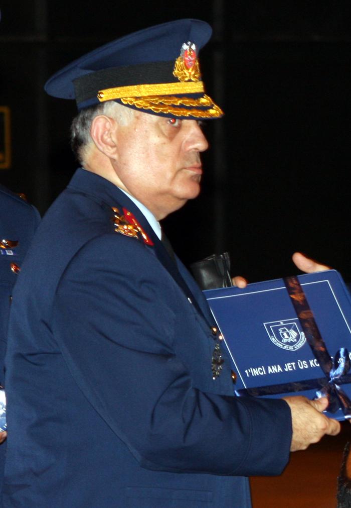Korgeneral Korcan Pulatsü