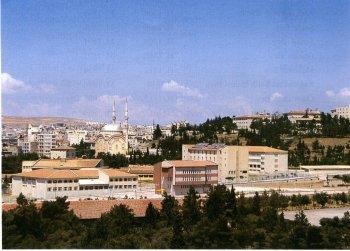 KİLİS ---

AK Parti Kilis'te milletvekili aday adayları için temayül yoklaması yaptı.

AK Parti Çanakkale Milletvekili Mehmet Danış ve Karaman Milletvekili Mevlüt Akgül'ün gözetiminde yapılan temayül yoklamasına 580 delege katıldı. Veli Kaya'ya sandıktan 145 oy çıktı.

Delegelerden en fazla oyu alan diğer milletvekili aday adayları şöyle:

"Hayri Muammer Fazlıağaoğlu 104, Fuat Karakuş 100, Sıralamada ilk üç sırayı alırken Diğer aday adayları, Menderes Karcı-22, Mehmet Ali Özçil 62, Mustafa Cinoğlu 47, Sevcan Serkan 42, Ömer Ekşi 85, Harun Sarıfakıoğulları 60, Yusuf Çetin 85, Abdülkadir Özkesici 42, Nebi Yılmaz 65, Abdülkadir Gülkurusu 22, Mehmet Cemal Ciftçigüzeli 10 ve Yasin Topaloğlu 4."