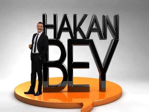 Hakan Yılmaz “Hakan Bey”
Komedyen Hakan Yılmaz, “Hakan Bey” isimli Talk Show programıyla izleyenlerinin karşısına kısa bir süre önce çıktı. Hakan Yılmaz Cumartesi geceleri “Hakan Bey” programıyla ekranlara yepyeni bir soluk katarak, kısa sürede hayran kitlesini artırıyor. Programında skeçler, güncel konu ve konuklar, popüler, alternatif müziklerle ekrana renk katıyor. “Hakan Bey” programında yer alan Kulaklara Fısıldayan Adam Yunus Hoca, Motor Hocası gibi Hakan Yılmaz’ın hazırladığı skeçler, programın en sevilen bölümleri.