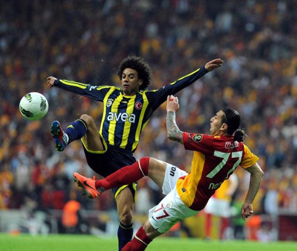 Arenada itinayla terbiye edilmiş,sahibinden uygun fiyata satılık aslancık...İlgilenenler kadıköyde bulunan FENERBAHÇE CUMHURİYRT İNE başvurabilir..