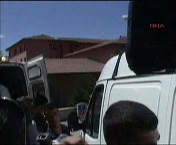 Erzincan'ın Kemah İlçesi'nde, PKK'lı teröristlerce yola döşenen mayının patlaması sonucunda ilk belirlemelere göre 9 askerimiz şehit oldu