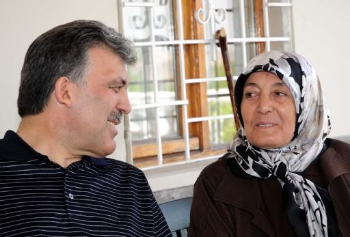Cumhurbaşkanı Gül, babasının bağevinin kapılarını basın mensuplarına açtı
