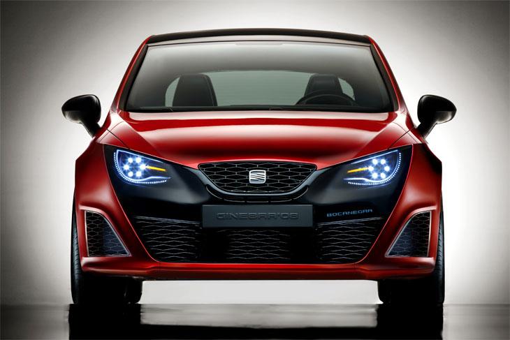 Ibiza serisine katılan özel seri Bocanegra aslında markanın sportif modellerinin tarihinde bir kilometre taşı. Bundan 34 yıl önce pazarda Seat 1200 Sport Bocanegra adıyla yer alan modeli, o dönemin SportCoupe Bocanegra prototipinden ilham almış. Yalnızca ön bölümüyle bile sıra dışı dış tasarımını özetleyen Bocanegra, sayısız tasarım ve donanım detaylarına da sahip.