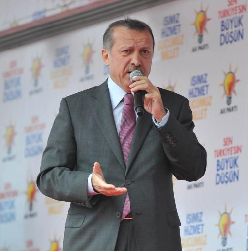 Başbakan Recep Tayyip Erdoğan'ın yerel seçimlerde bugünkü durağı Yalova'ydı. Erdoğan Baykal'ın 2011'de CHP iktidar söylemine bakın nasıl cevap verdi...