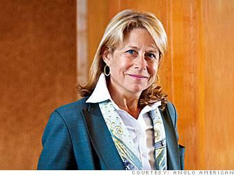 1.Cynthia Carroll, İngiltere
Anglo American firmasının CEO'su.
53 yaşındaki Carroll, İngiliz firması Anglo American'ı küresel krizden çıkarmayı başararak, 2010 yılını karla kapatmasını sağladı.