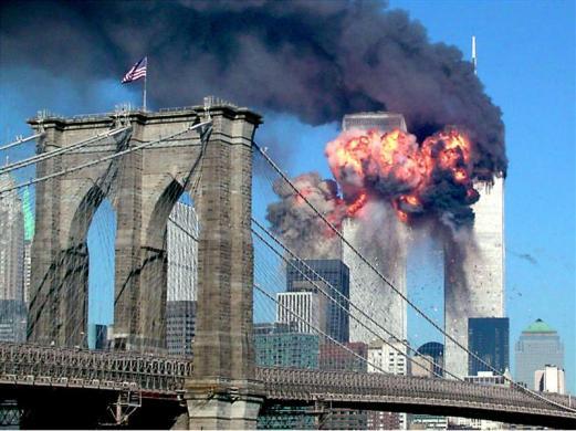 Bu s&uuml;re i&ccedil;inde dile getirilen komplo teorilerini boşa &ccedil;ıkarmak i&ccedil;in &ccedil;ok sayıda resmi soruşturma yapıldı, raporlar a&ccedil;ıklandı. İlgili Konular Amerika Birleşik Devletleri Ama ne zaman bir teori yalanlansa, g&ouml;zler bir başka "yanıtlanamayan soru"ya &ccedil;evrildi. İşte internette dolaşan komplo teorilerinden birka&ccedil;ı ve yetkililerin verdiği yanıtlar.... 1. Ka&ccedil;ırılan u&ccedil;aklar niye durdurulamadı? Soru: D&uuml;nyanın en g&uuml;&ccedil;l&uuml; hava kuvvetleri, ka&ccedil;ırılan d&ouml;rt u&ccedil;aktan hi&ccedil;birini neden durduramadı ya da d&uuml;ş&uuml;remedi? Komplo teorisyenleri: ABD Başkan Yardımcısı Dick Cheney u&ccedil;aklara dokunmamaları i&ccedil;in orduya talimat verdi.