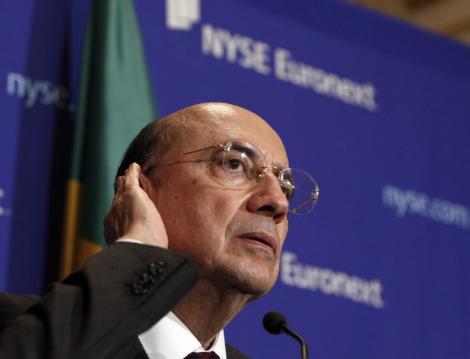 HENRIQUE DE CAMPOS MEIRELLES
Brezilya Merkez Bankası Başkanı
Yıllık maaşı: 83 bin 185 dolar
Ülkenin dünya GSYİHsındaki oranı: Yüzde 2.88
*Belirtilen maaşlar 2009 yılı için geçerlidir ancak İsviçre ve İrlanda merkez bankası başkanlarının maaşları 2010 yılı hesaplamalarıdır.
Kaynak: Bloomberg, Merkez Bankaları, internet siteleri, IMF, The Times of Malta gazetesi