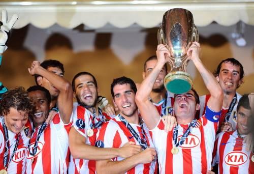 Futbolda Monaco'daki 36. Avrupa Süper Kupası mücadelesini, Avrupa Şampiyonlar Ligi Şampiyonu İtalyan FC İnternazionale Milan'ı 2-0 yenen UEFA Avrupa Ligi Şampiyonu İspanyol Atletico Madrid ilk kez kazanmıştı.