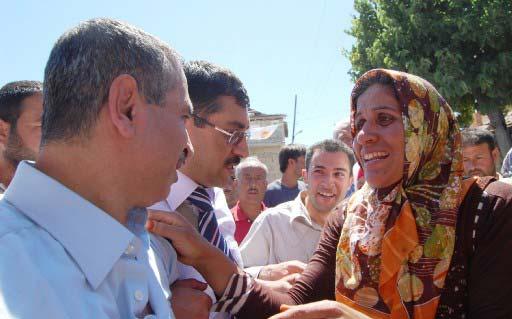 Cumhurbaşkanı Gül ve Suriye Devlet Başkanı Esad'ın görüşmesinin ardından serbest bırakılan 4 Türk, Hatay'ın Reyhanlı ilçesindeki Cilvegözü Gümrük Kapısı'ndan Türkiye'ye giriş yaptı.