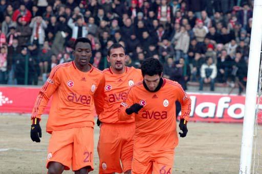 Sivasspor ile Galatasaray arasında oynanan Türkiye Kupası çeyrek final rövanş maçında tur atlayan takımı penaltı atışları belirledi.