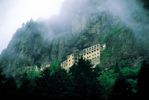 Trabzon Sümela Manastırı