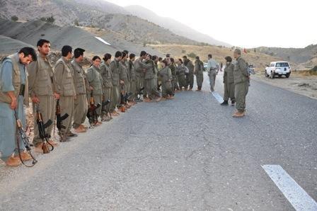 Kandil'den inen PKK'lılar diğer teröristler tarafından böyle uğurlandı
