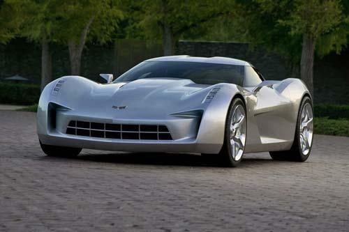 5- Chevrolet Singray Concept:

İlk olarak 1959 yılında yarış aracı olarak üretilen Stingray, tam 50 yıl sonra tamamen yenilerek 2012 yılında satışa çıkacak. Transformers 2 Revenge of the Fallen filminde yüzünü gösteren araç 2012 yılında Corvette C7 adıyla seri üretime geçilecek. Araçta bir önceki modellerinde kullanılan motordan daha düşük hacimli ve daha performanslı bir turbo motora yer verilmesi bekleniyor.