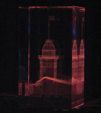 Tarihi eserler Miniatürk'deki maketlerinin ardından şimdi de kristal olarak, 'Kristal İstanbul'da görücüye çıktı.