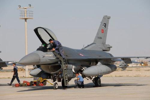 F-16 savaş uçakları