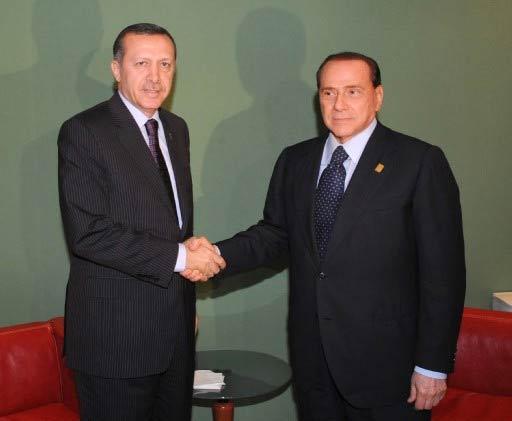 BASBAKAN RECEP TAYYIP ERDOGAN, PARIS'TE DEVAM EDEN ''AKDENIZ ICIN BIRLIK'' ZIRVESINDE BAZI IKILI TEMASLARDA BULUNDU. BASBAKAN ERDOGAN, GRAND PALAIS'TE YAPILAN ZIRVEDE, ITALYA BASBAKANI SILVIO BERLUSCONI ILE GORUSTU.