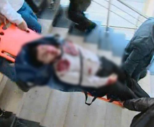 Bakü'de üniversiteye kanlı baskın. Azerbaycan'ın Başkenti Bakü'deki Petrol Akademisi'ne (ADNA) otomatik silahlarla baskın düzenlendi. Onlarca öğrenci öldü, onlarca öğrenci yaralandı. İşte yaşanan dehşet anlarından kareler.