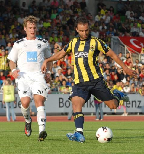 Sezon hazırlıklarını Almanya'da sürdüren Fenerbahçe, ilk hazırlık maçında Almanya Bölgesel Lig takımlarından SSV 1846 ULK'yı gol yağmuruna tuttu.