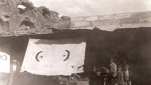 Depremde 32.962 kişi hayatını kaybetti ve 100 bine yakın kişi yaralandı.