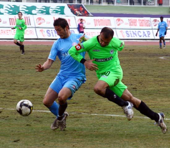 Süper Lig'in ilk haftasında Ankaragücü'nü 3-2 yenen Konyaspor, kendi sahasındaki 2. galibiyetini 21. haftada elde etti.